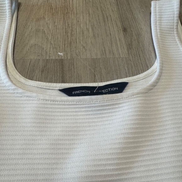 Adorable white dress - Picture 2 of 4